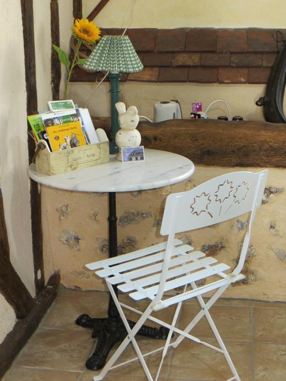 Les Logis Du Breuil Bed and Breakfast Marchéville Kamer foto