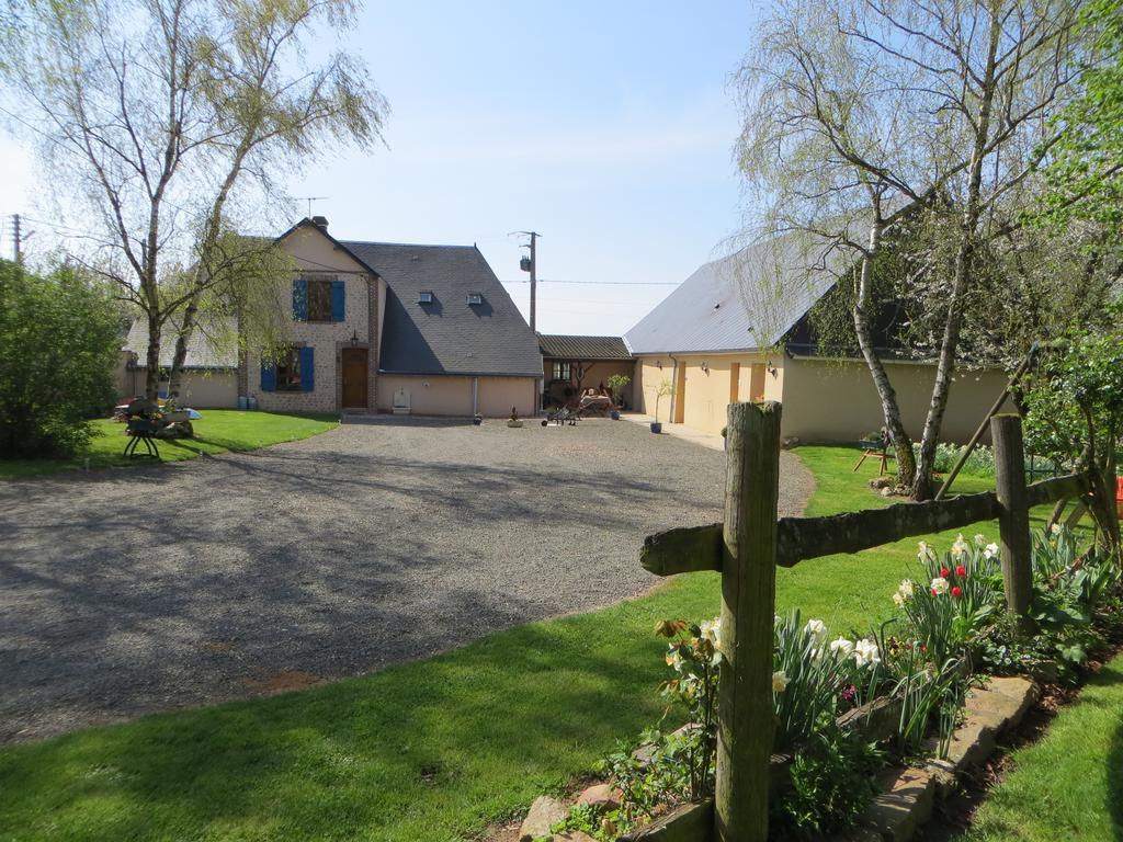 Les Logis Du Breuil Bed and Breakfast Marchéville Buitenkant foto