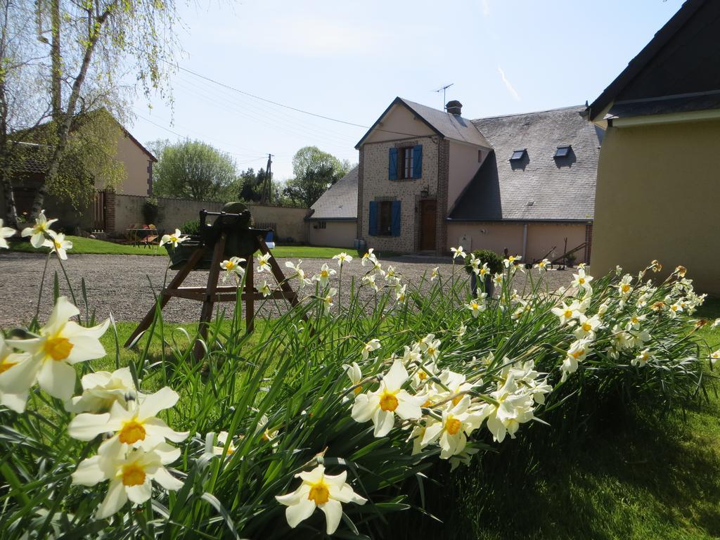 Les Logis Du Breuil Bed and Breakfast Marchéville Buitenkant foto