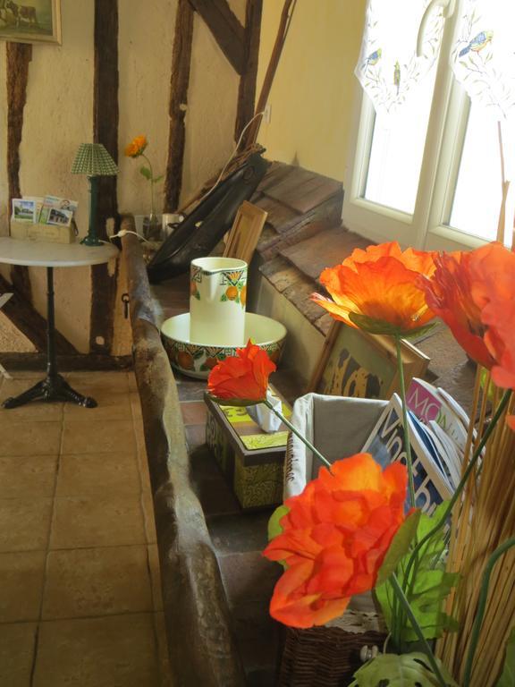 Les Logis Du Breuil Bed and Breakfast Marchéville Buitenkant foto
